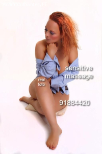 BELLA MASSEUSE FEMENINA EM TOPLESS❤️PEITO NATURAL S/ CIRUGIA